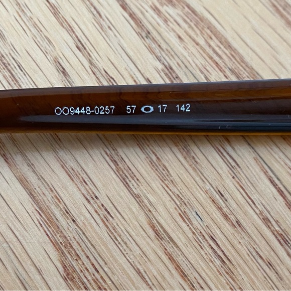 Oakley sunglasses - Picture 3 of 3